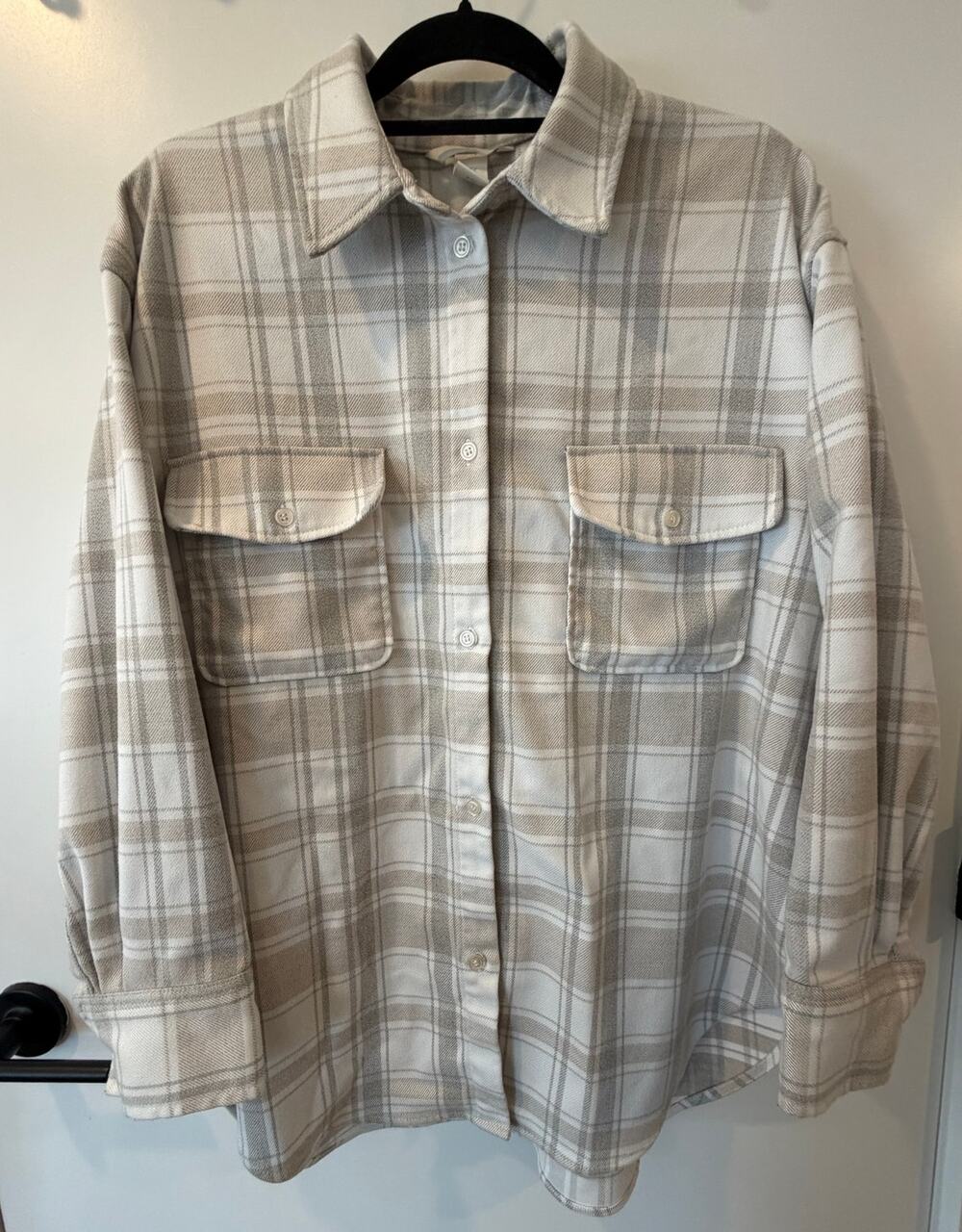 H&M Oversized Flannel Shacket White Plaid Cozy Fall Back To School Comfortable